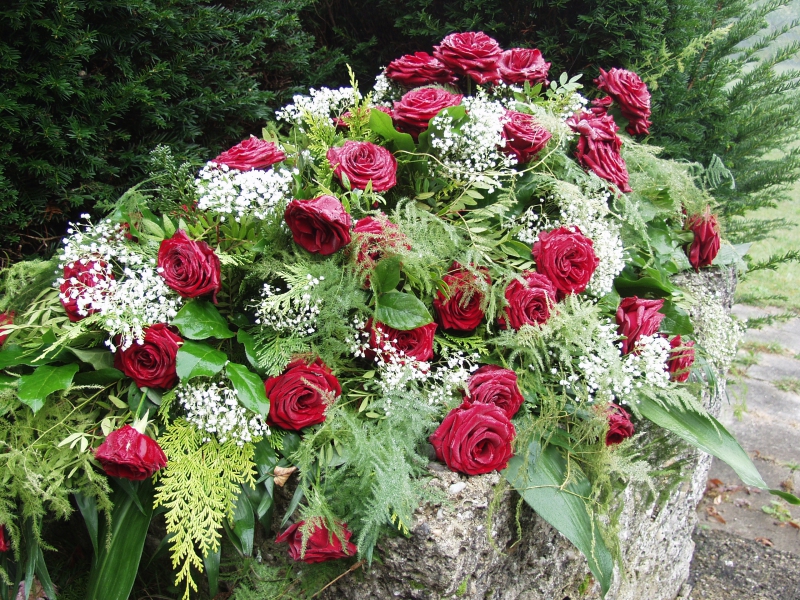 funeraire-ST JEANNET-min_roses-61203